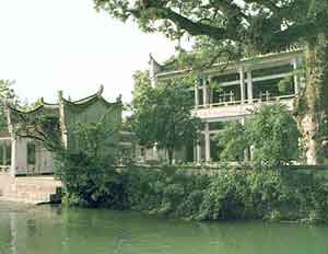 ���°�������