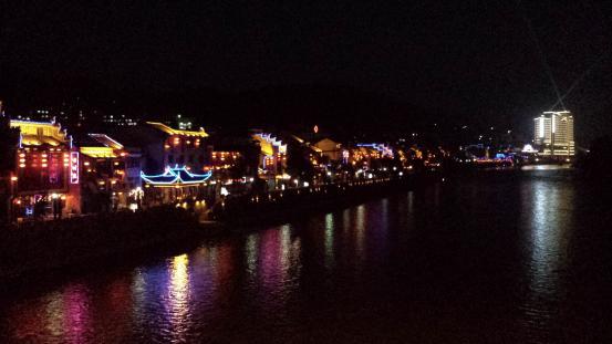  ����ͭ����ɽ���½�������ʨ�������ס�õ�������